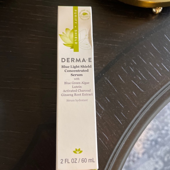 Other - DeRma E blue light serum